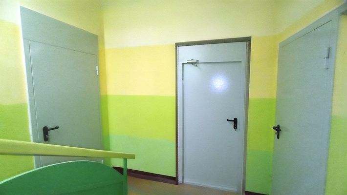 Двери в образовательном центре Двери в образовательном центре